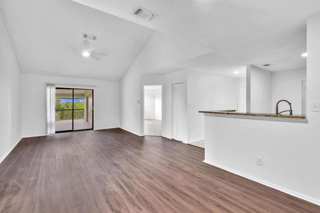 11225 W Atlantic Boulevard 306, Coral Springs, FL 33071