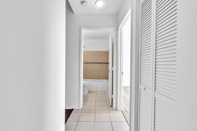 11225 W Atlantic Boulevard 306, Coral Springs, FL 33071