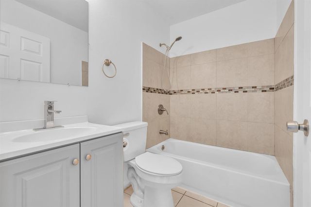 11225 W Atlantic Boulevard 306, Coral Springs, FL 33071