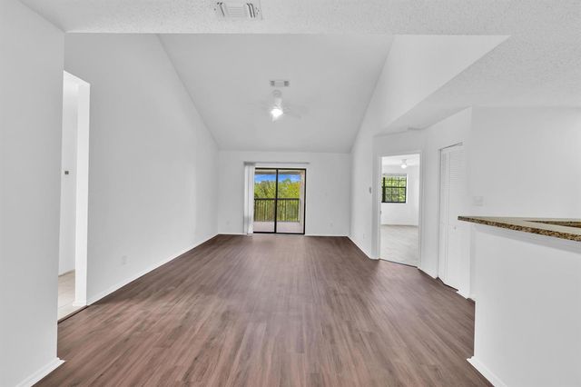 11225 W Atlantic Boulevard 306, Coral Springs, FL 33071