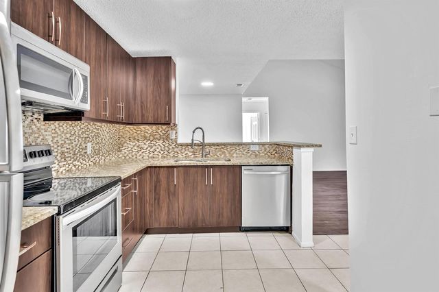 11225 W Atlantic Boulevard 306, Coral Springs, FL 33071