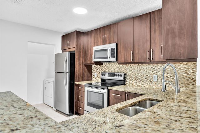 11225 W Atlantic Boulevard 306, Coral Springs, FL 33071