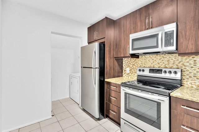 11225 W Atlantic Boulevard 306, Coral Springs, FL 33071