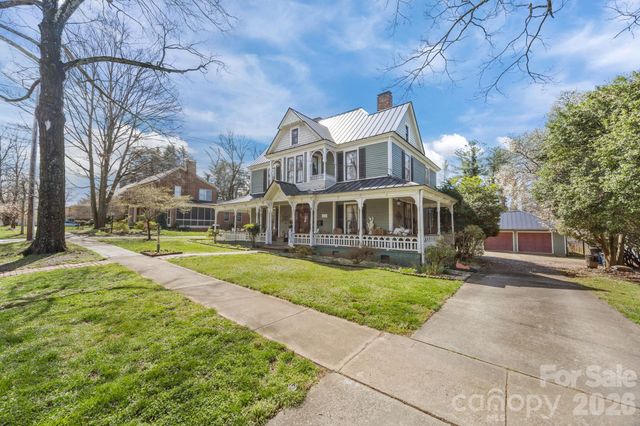 229 N Race Street, Statesville, NC 28677