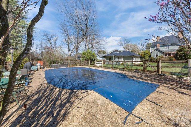 229 N Race Street, Statesville, NC 28677