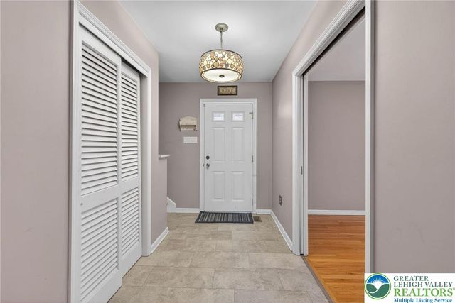 1900 Hokendauqua Avenue, Northampton Boro, PA 18067