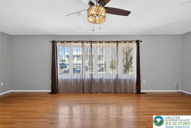 1900 Hokendauqua Avenue, Northampton Boro, PA 18067