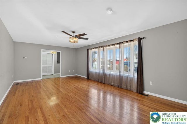 1900 Hokendauqua Avenue, Northampton Boro, PA 18067