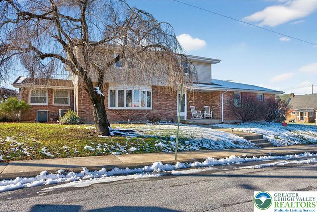 1900 Hokendauqua Avenue, Northampton Boro, PA 18067