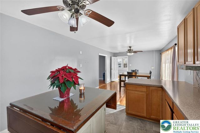 1900 Hokendauqua Avenue, Northampton Boro, PA 18067