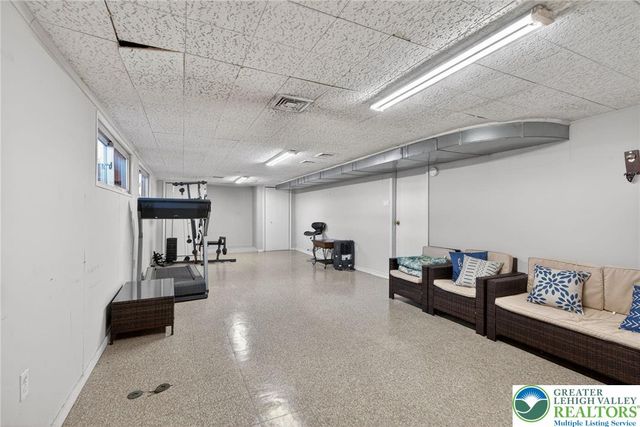 1900 Hokendauqua Avenue, Northampton Boro, PA 18067