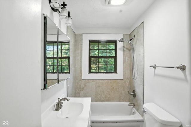 4765 E 200 N Road, Anderson, IN 46012