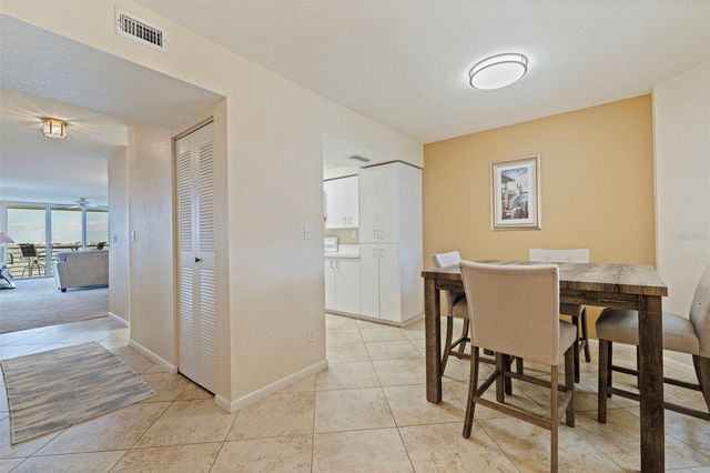 6105 BAHIA DEL MAR CIRCLE 683, St Petersburg, FL 33715