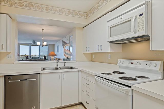 6105 BAHIA DEL MAR CIRCLE 683, St Petersburg, FL 33715