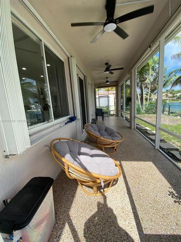 3035 SE 7th Pl, Homestead, FL 33033