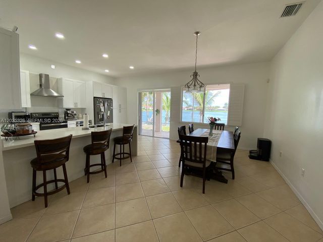 3035 SE 7th Pl, Homestead, FL 33033
