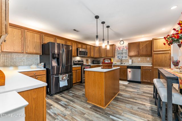 2709 Montvale Rd, Maryville, TN 37803