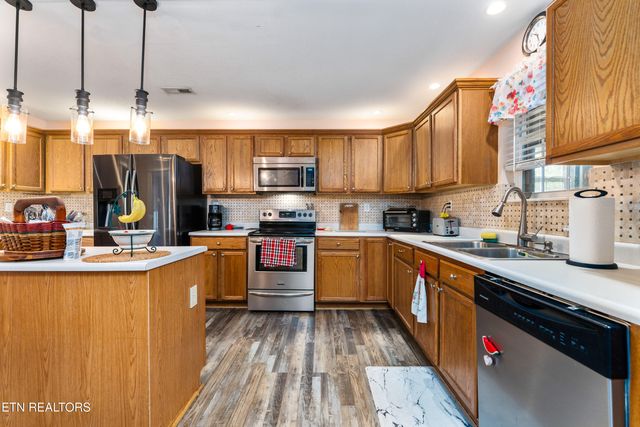 2709 Montvale Rd, Maryville, TN 37803