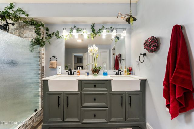 2709 Montvale Rd, Maryville, TN 37803