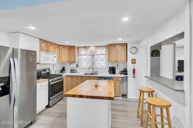 48 Linden Place, Red Bank, NJ 07701