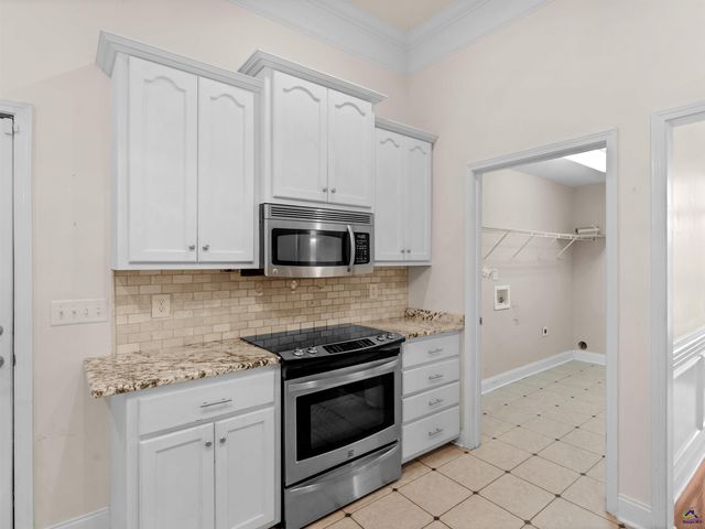 251 Hathersage Drive, Kathleen, GA 31047