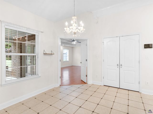 251 Hathersage Drive, Kathleen, GA 31047