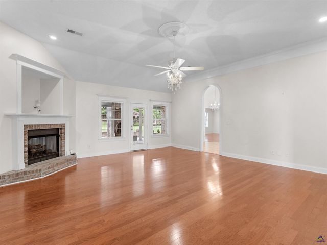 251 Hathersage Drive, Kathleen, GA 31047