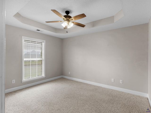 251 Hathersage Drive, Kathleen, GA 31047