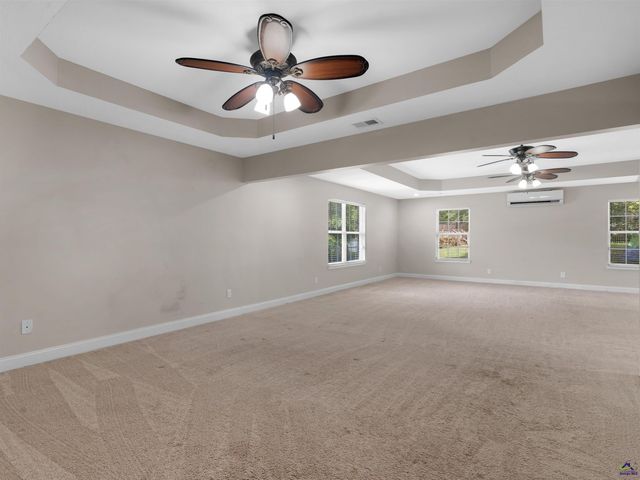 251 Hathersage Drive, Kathleen, GA 31047