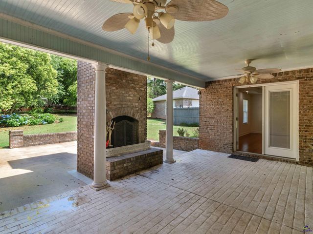 251 Hathersage Drive, Kathleen, GA 31047