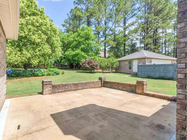 251 Hathersage Drive, Kathleen, GA 31047