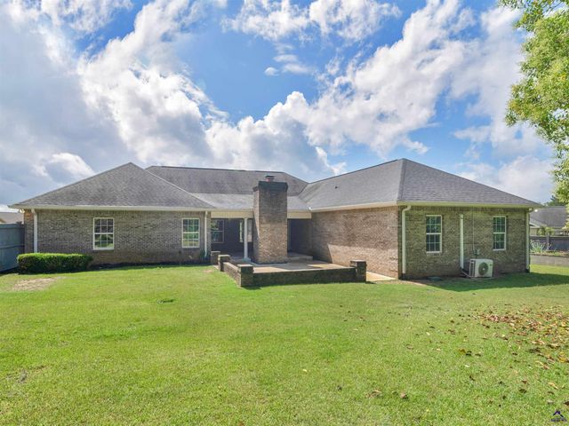 251 Hathersage Drive, Kathleen, GA 31047