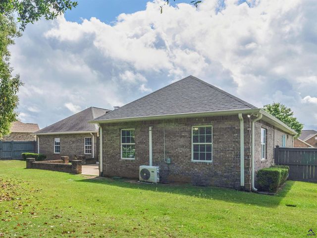 251 Hathersage Drive, Kathleen, GA 31047