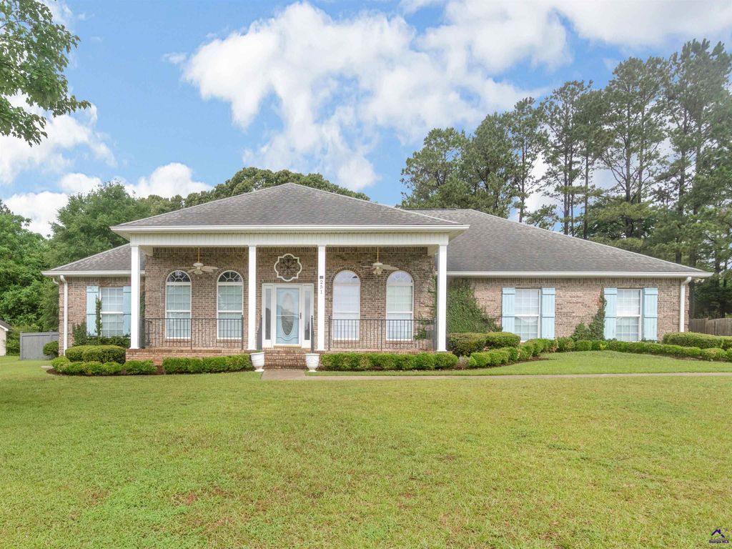 251 Hathersage Drive, Kathleen, GA 31047