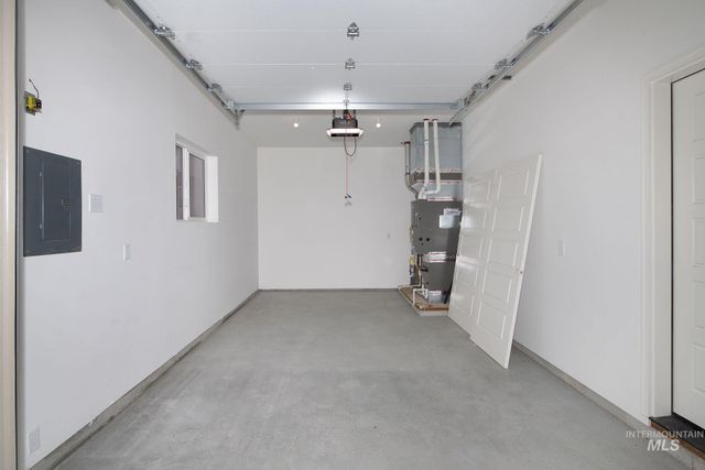 1211 Phillips Circle, Ontario, OR 97914