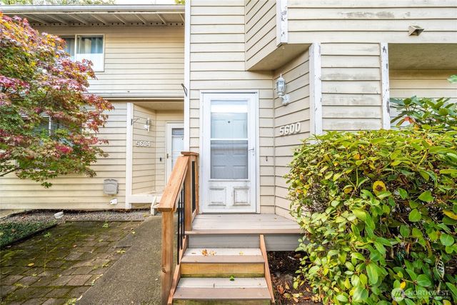 5600 Wisteria Lane NE, Bremerton, WA 98311