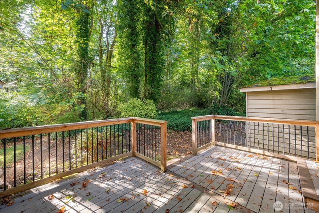 5600 Wisteria Lane NE, Bremerton, WA 98311