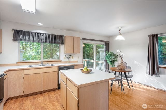 5600 Wisteria Lane NE, Bremerton, WA 98311