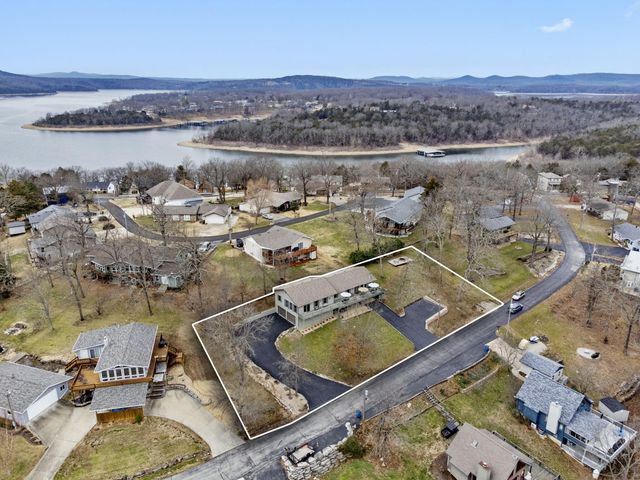 85 Capulet Lane, Kimberling City, MO 65686