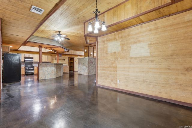 171 Inwood, Poteet, TX 78065