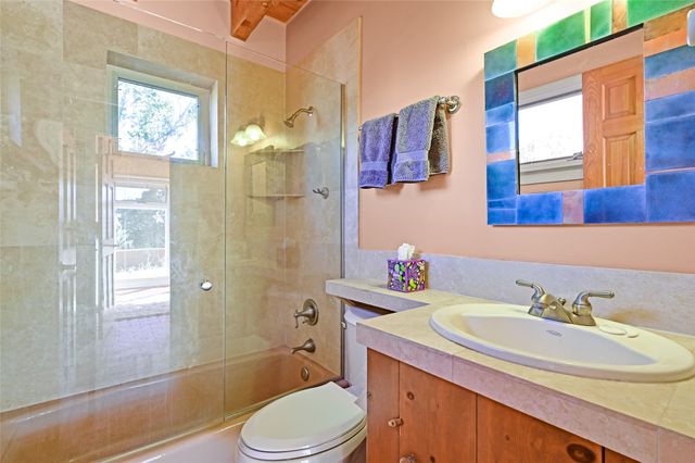 10 Cerrado Road, Santa Fe, NM 87508