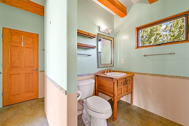 10 Cerrado Road, Santa Fe, NM 87508