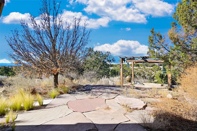 10 Cerrado Road, Santa Fe, NM 87508