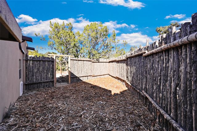 10 Cerrado Road, Santa Fe, NM 87508