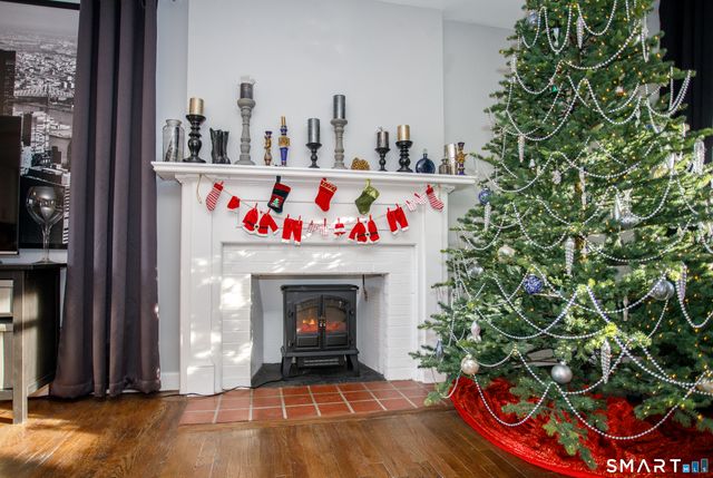 18 Richards Grove Road, Waterford, CT 06375