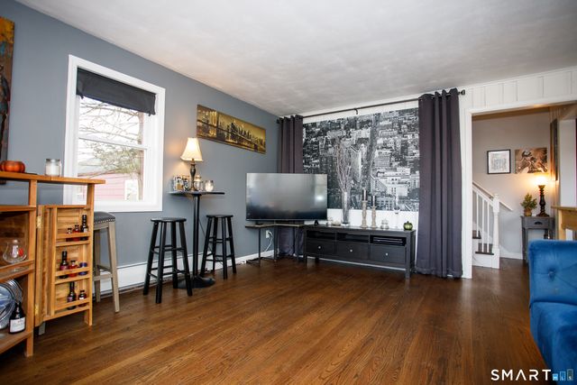 18 Richards Grove Road, Waterford, CT 06375