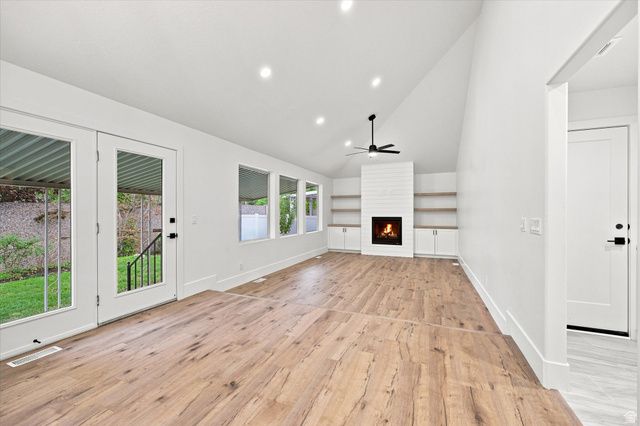 8921 S SOMERTON CIR, Sandy, UT 84093