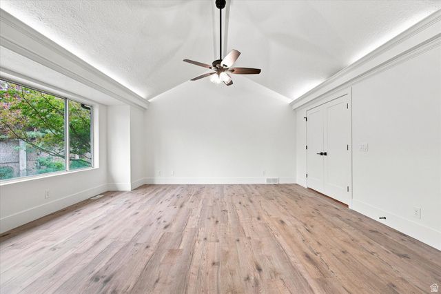 8921 S SOMERTON CIR, Sandy, UT 84093
