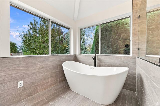 8921 S SOMERTON CIR, Sandy, UT 84093