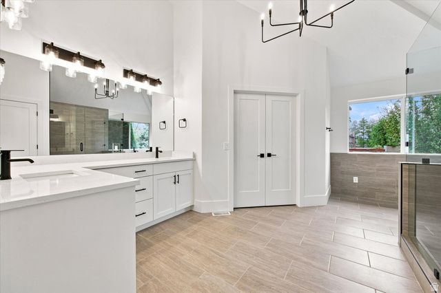 8921 S SOMERTON CIR, Sandy, UT 84093